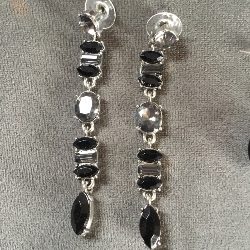 🔥 Black And Gray Dangling Earrings